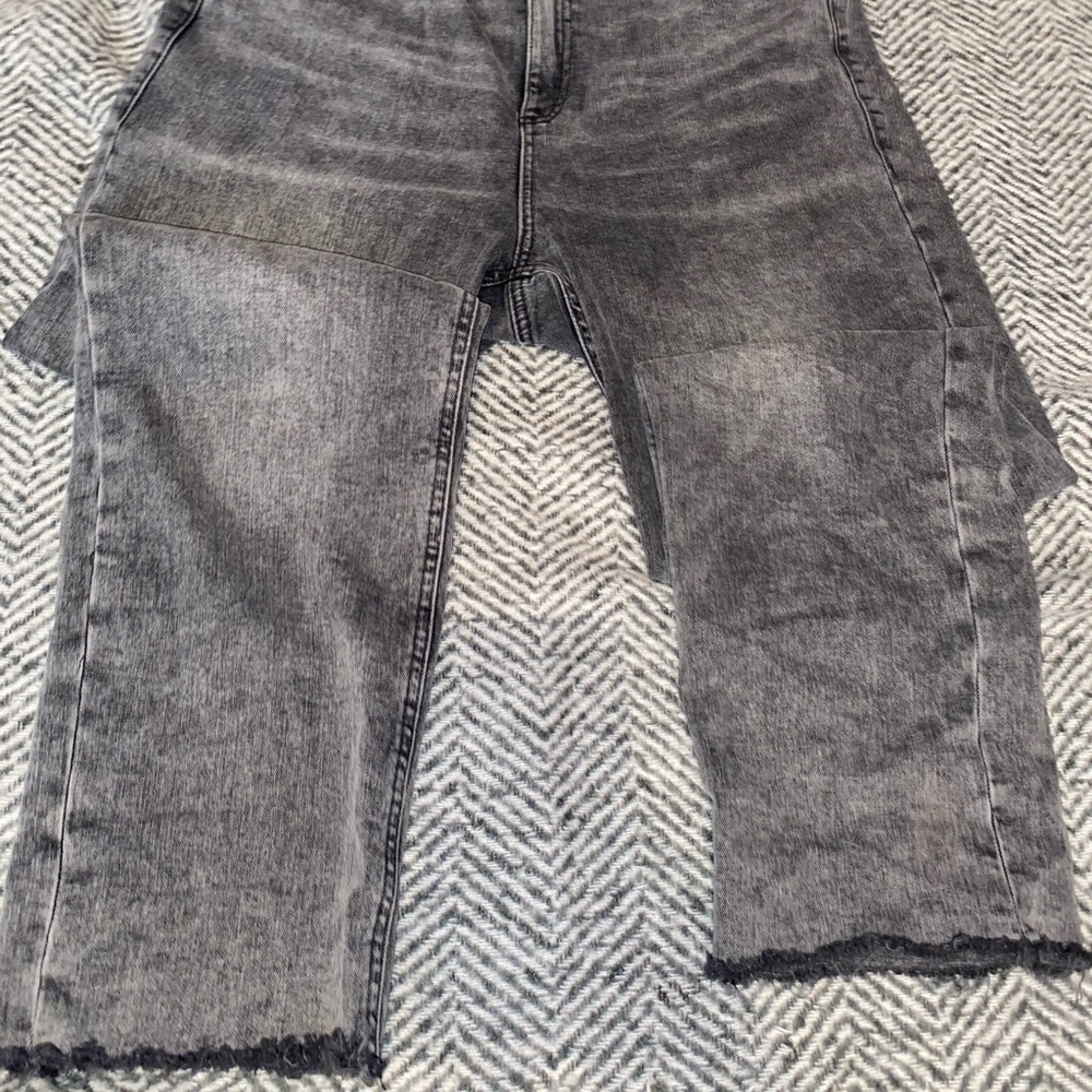 31 size Jeans with ripped bottoms from dynamite